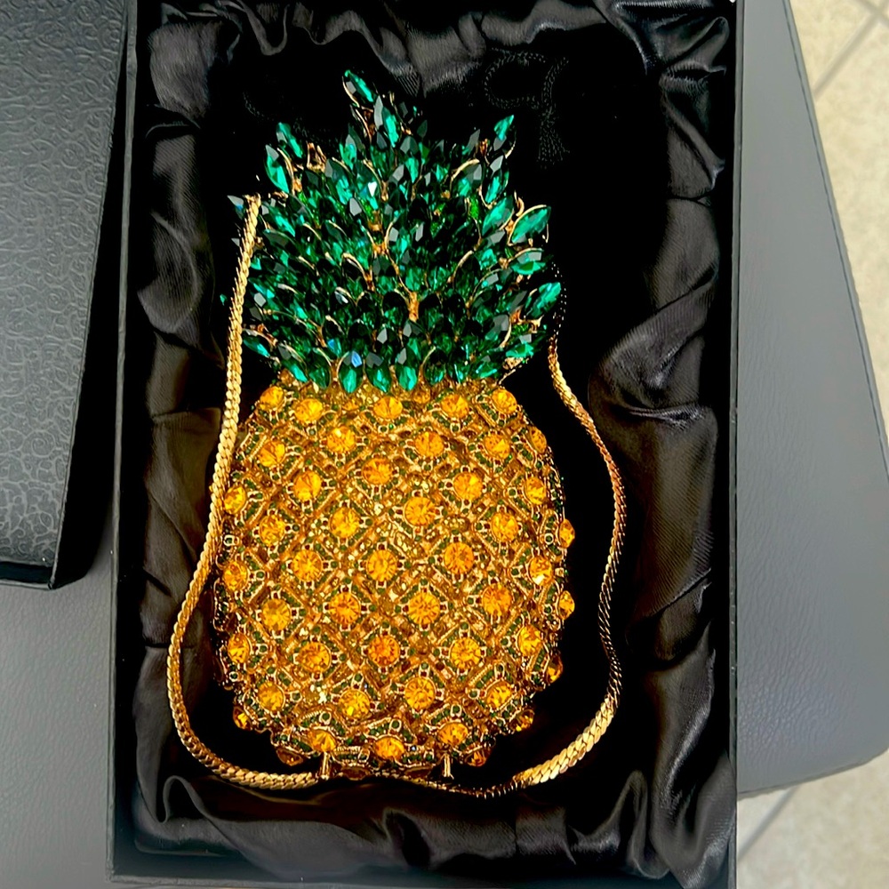 Evening clutch  Pineapple 🍍 in gold